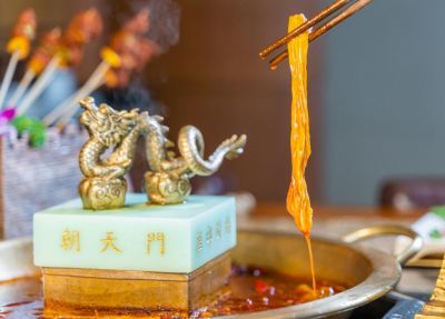 萬州開火鍋加盟店，如何讓年輕人產(chǎn)生興趣？