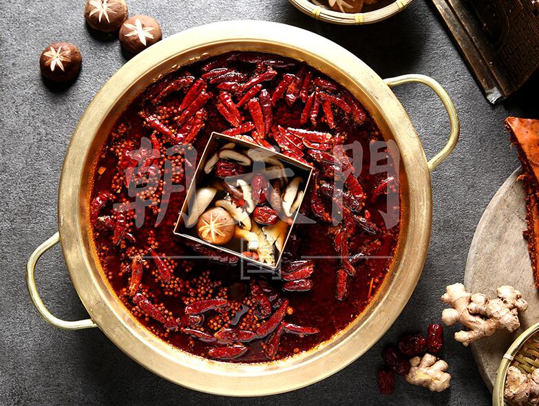 重慶火鍋為何風(fēng)靡全國(guó)？探究背后的文化符號(hào)