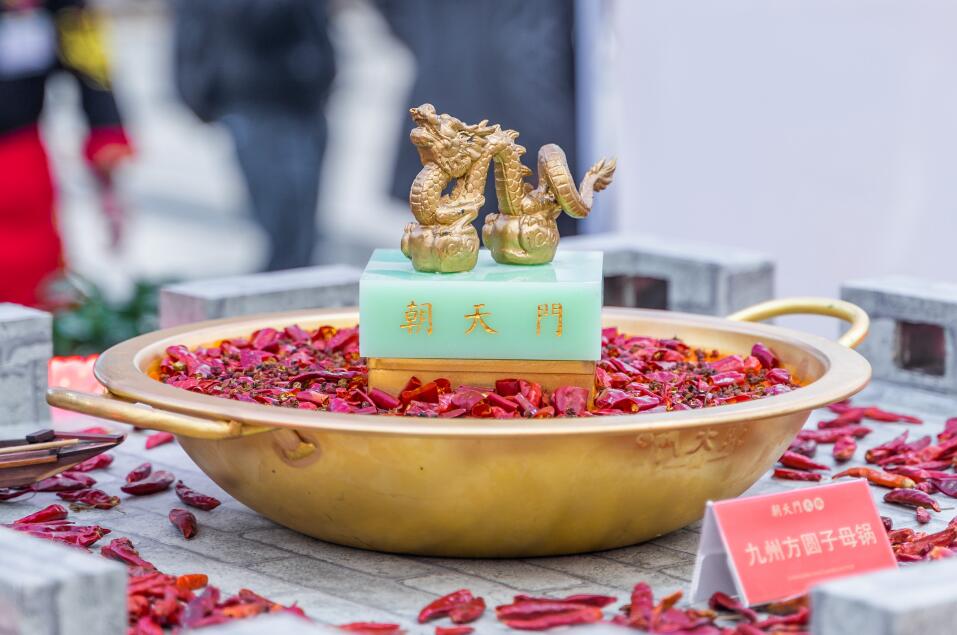 80萬開火鍋店加盟好還是自己開店好？