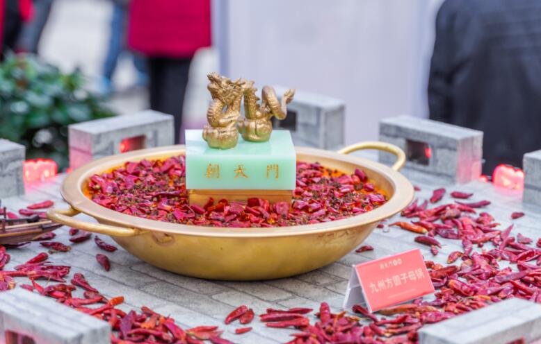 吃火鍋有哪些講究？跟著老重慶人學(xué)起來(lái)！