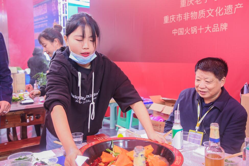 鐘祥開火鍋加盟店，對(duì)店面有哪些要求？
