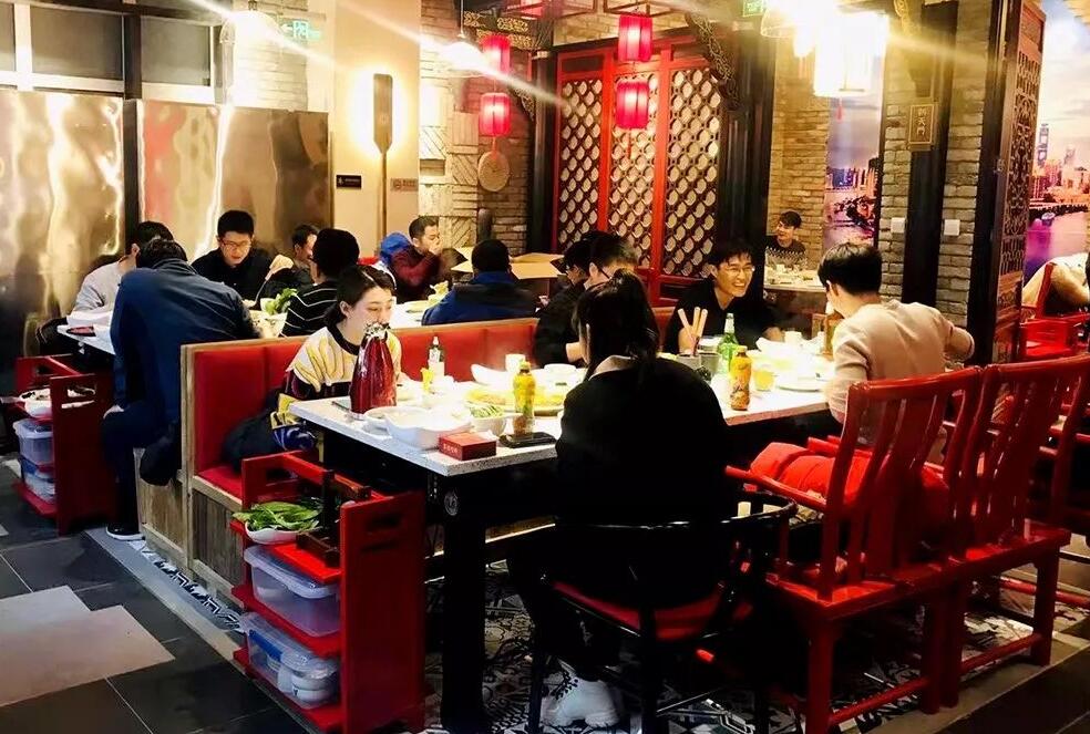 三亞開(kāi)火鍋加盟店如何裝修設(shè)計(jì)？