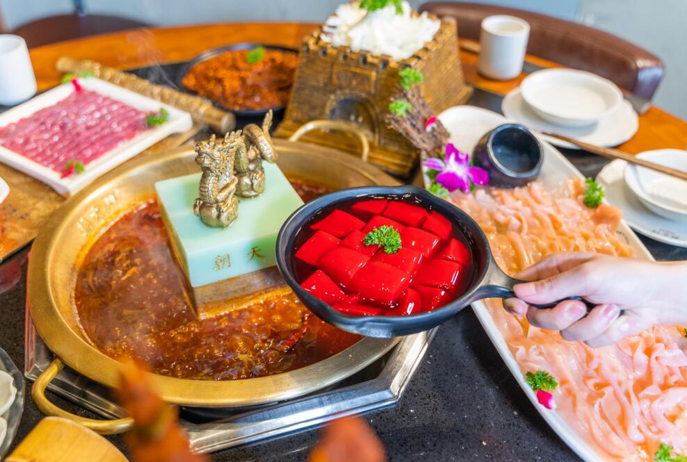 晉州開(kāi)火鍋加盟店，如何與新潮的年輕人接軌？