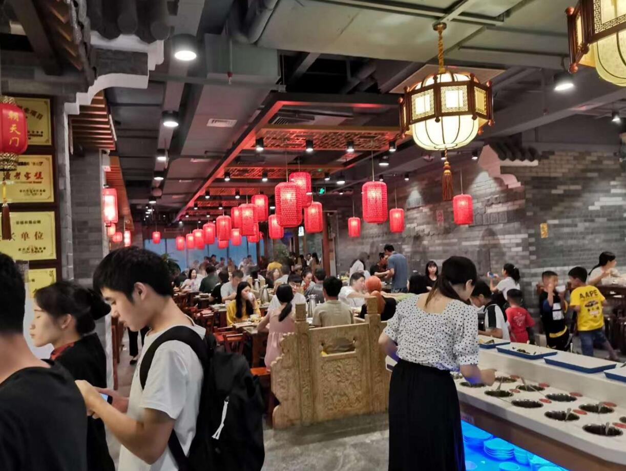 臨汾開(kāi)火鍋加盟店，遇到同行搶生意怎么辦？