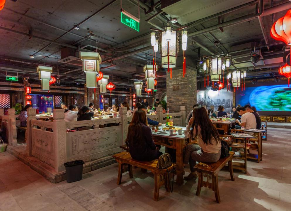 開火鍋店如何利用店門前的廣告位宣傳？