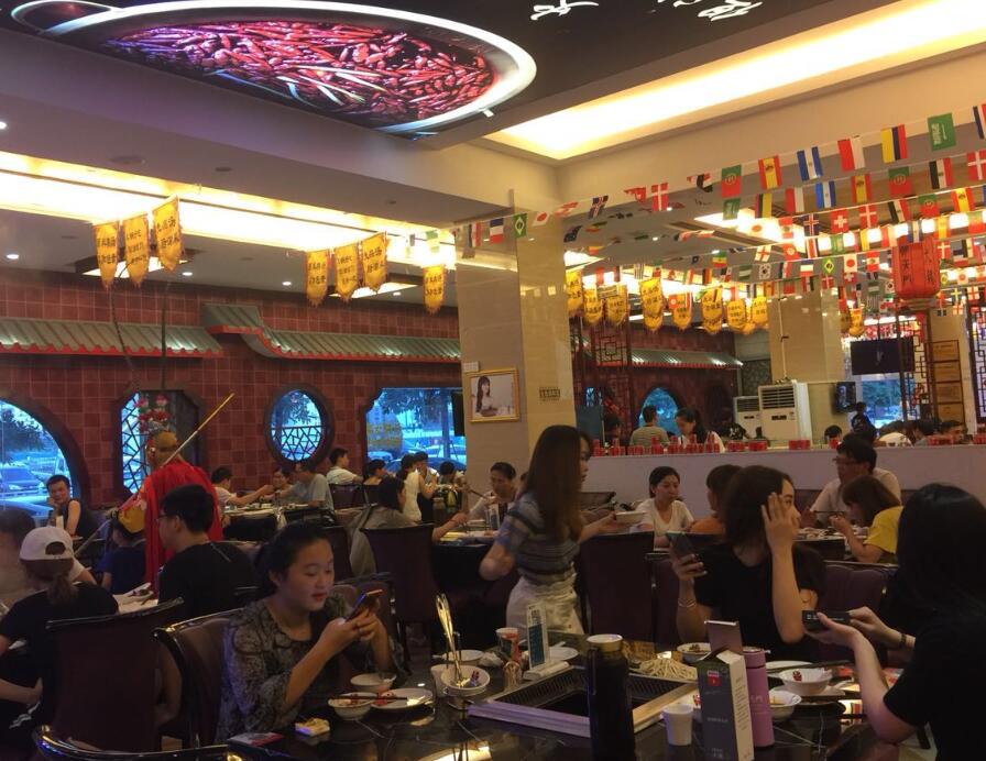 90后不會(huì)炒底料如何開火鍋店呢？