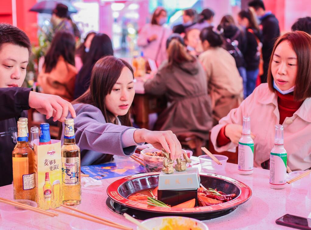 想加盟一家牛肉火鍋店該怎么做？