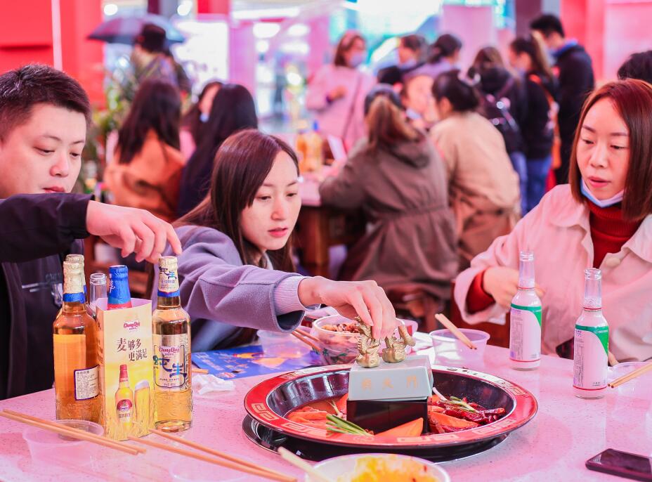 2022年想開(kāi)一家小火鍋店有發(fā)展前途么？