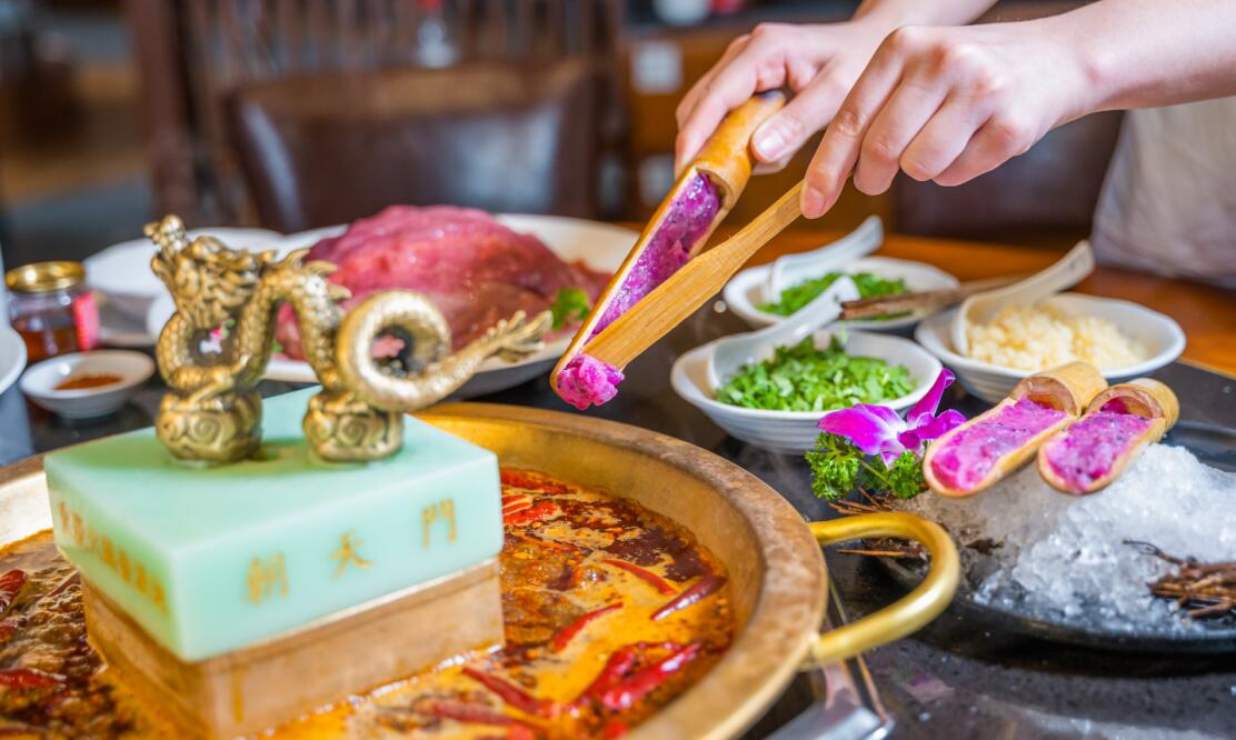 土到極致就是潮？餐廳越“土”，生意越好？