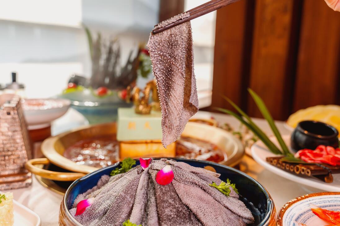 火鍋店的大招牌，特色重慶火鍋毛肚，這么做就對了！