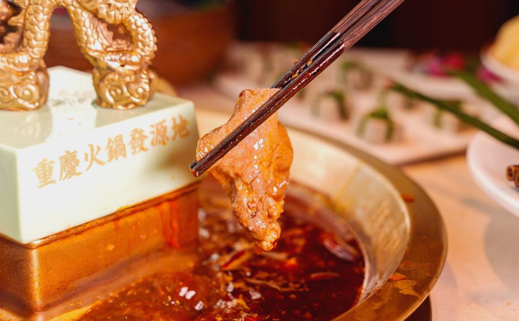 火鍋耙牛肉，好吃得不得了，難怪們店賣斷貨！