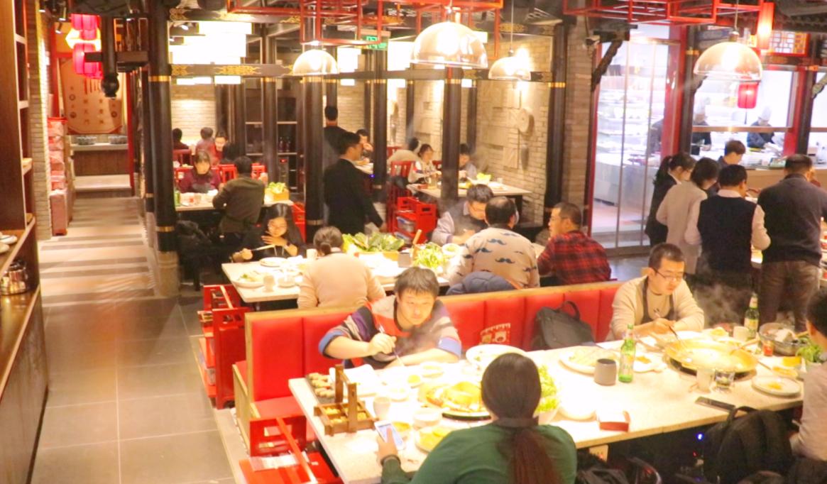 市井火鍋，生意好的秘密，居然是特色甜品！