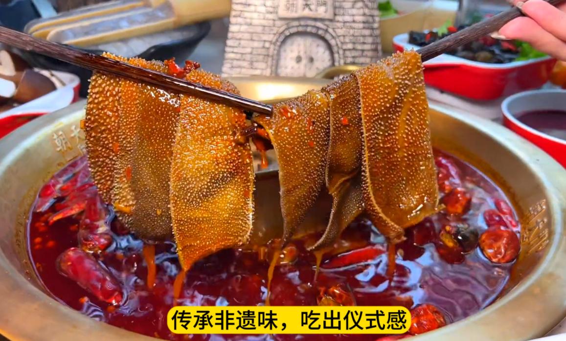 中秋節(jié)來重慶，感受山城美食魅力，旅行打卡攻略！