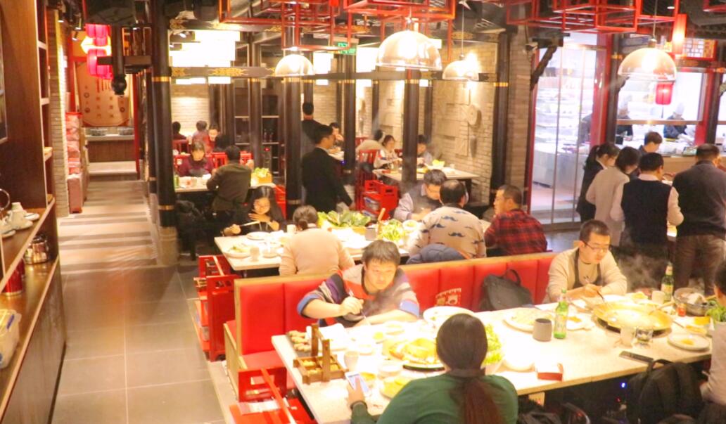 招5個(gè)服務(wù)員，可以開(kāi)一家重慶火鍋店？